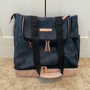 Petunia Pickle Bottom Pivot Bag